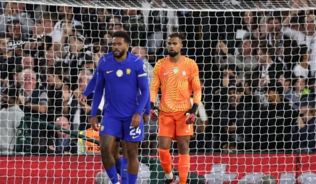 Robert Sanchez mắc sai lầm nghiêm trọng trong trận đấu giữa Chelsea và Fulham