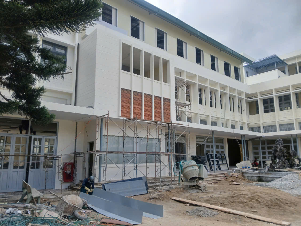 Khẩn trương thi công ngày đêm các cơ sở giáo dục để chào đón năm học mới (3)