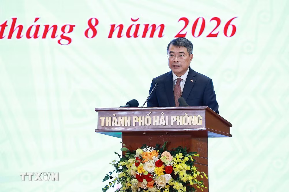 ttxvn-thu-tuong-trao-tang-huy-hieu-dang-tang-cac-dang-vien-lao-thanh-tai-hai-phong-6.jpg