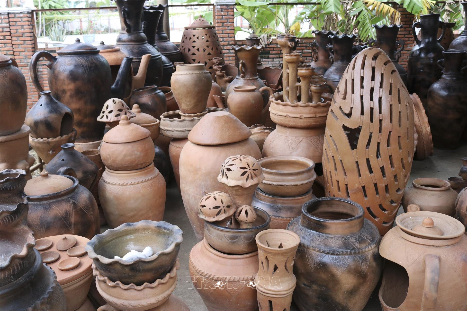 Các sản phẩm gốm của người Chăm