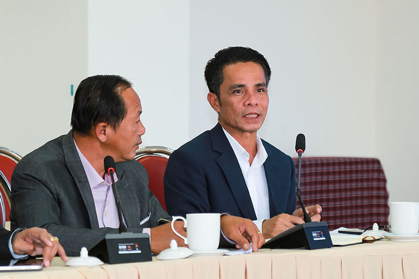 ong-soupasith-phavixay-pho-giam-doc-so-giao-duc-va-the-thao-tinh-champasak-ngoai-cung-ben-phai-phat-bieu(1).jpg