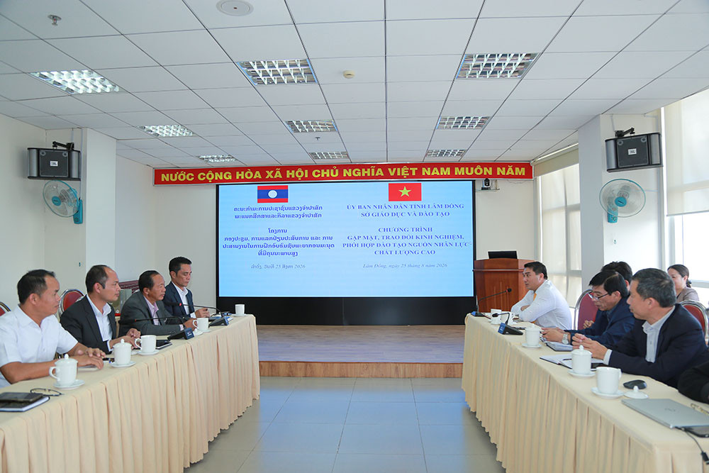 Toàn cảnh buổi làm việc