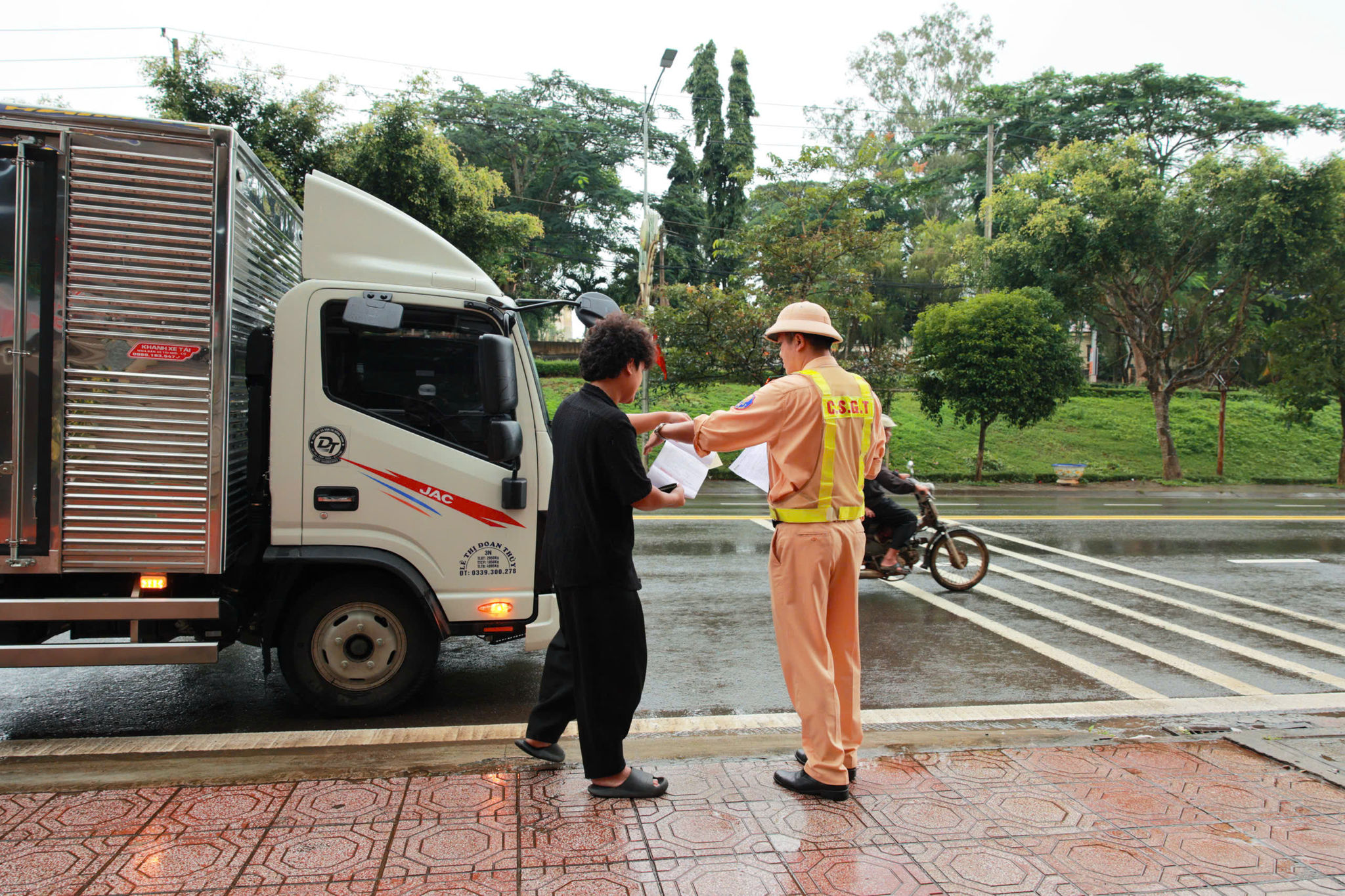 Xử lý nghiêm các hành vi vi phạm