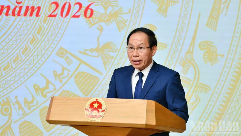 Phó Thủ tướng Chính phủ Lê Tiến Châu phát biểu ý kiến khai mạc Hội nghị tổng kết năm học 2025-2026, triển khai nhiệm vụ năm học 2026-2027. (Ảnh: THANH GIANG) ndo_br_a6-3526.jpg