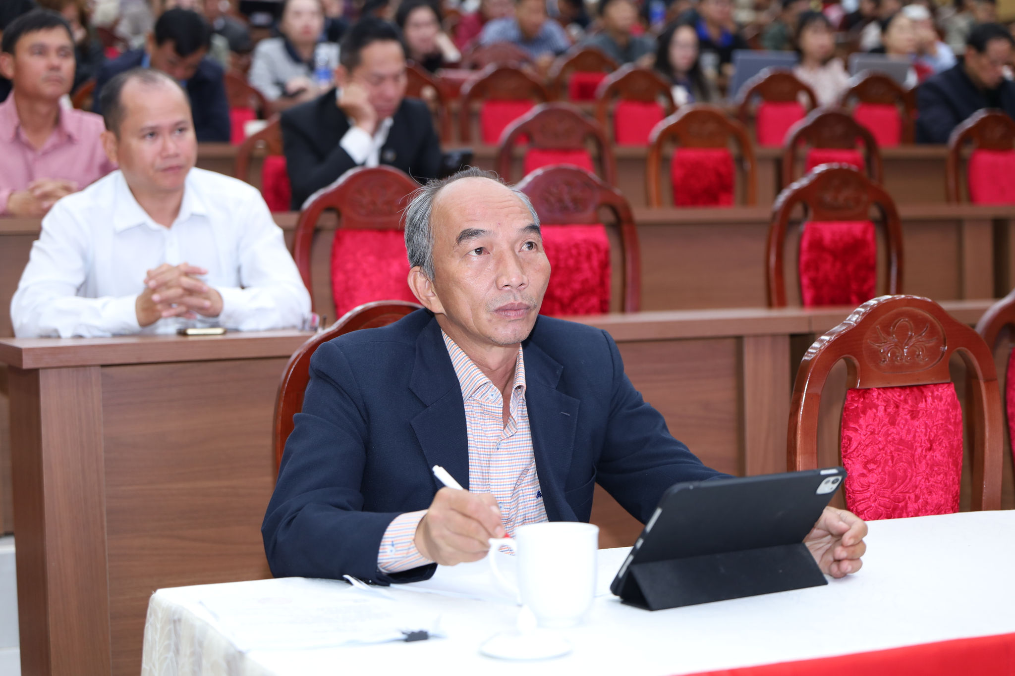 Đồng chí Nguyễn Phú Nghĩ, Phó Chủ tịch Ủy ban Mặt trận Tổ quốc Việt Nam tỉnh dự hội nghị