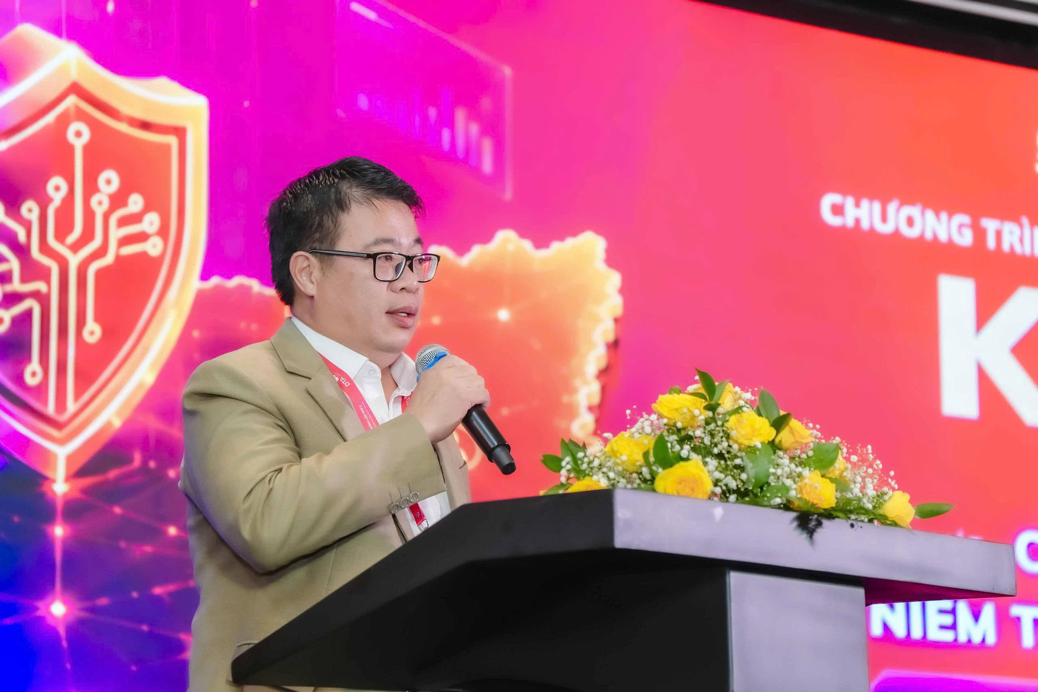 3. Phó Chủ tịch UBND tỉnh Nguyễn Ngọc Phúc phát biểu chỉ đạo tại chương trình. Ảnh Lê Tiến