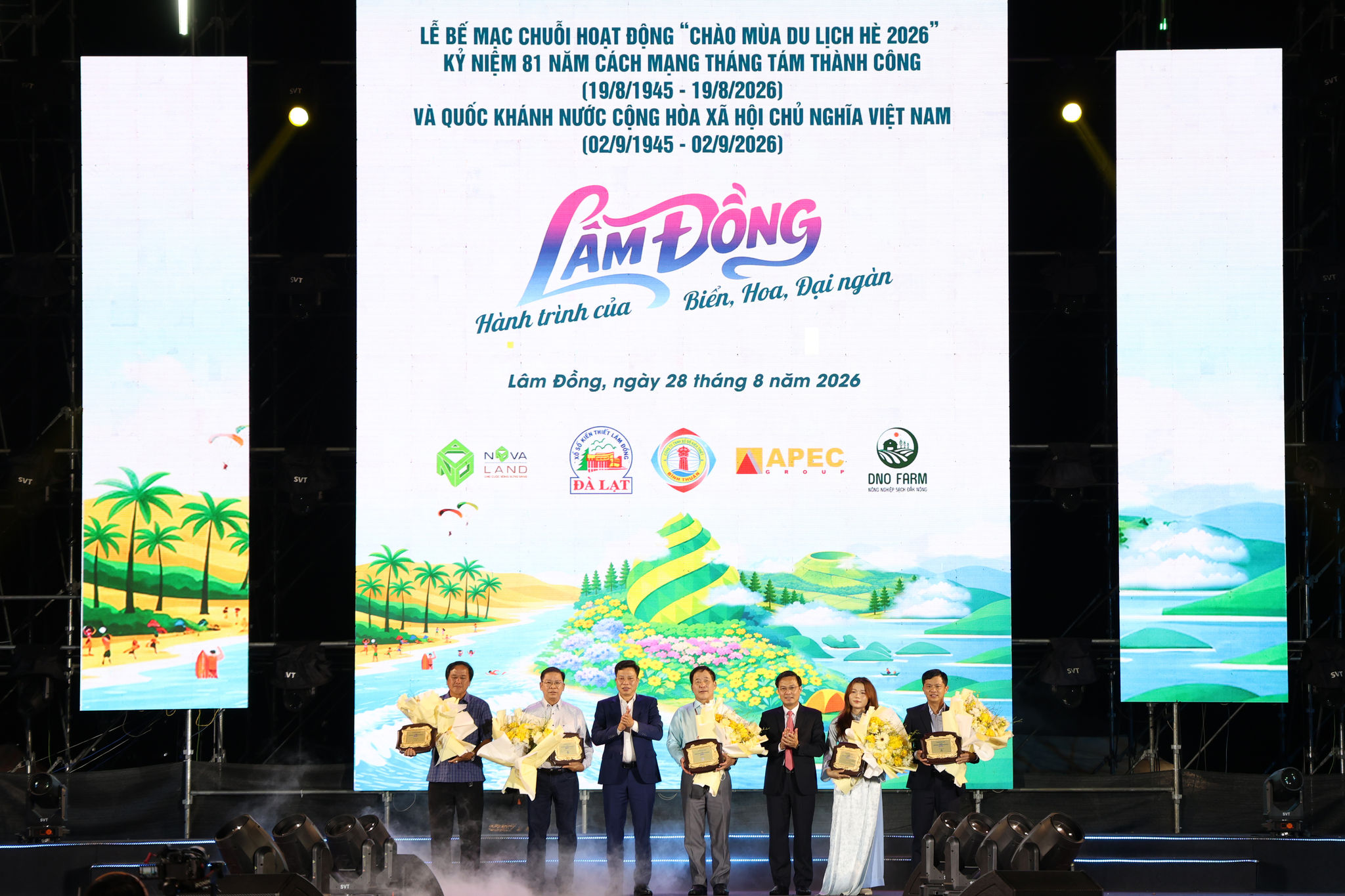 Ban tổ chức biểu dương những đóng góp, hỗ trợ, đồng hành của các đơn vị kinh doanh du lịch, dịch vụ; góp phần vào thành công chung Chuỗi hoạt động “Chào mùa du lịch hè năm 2026”.