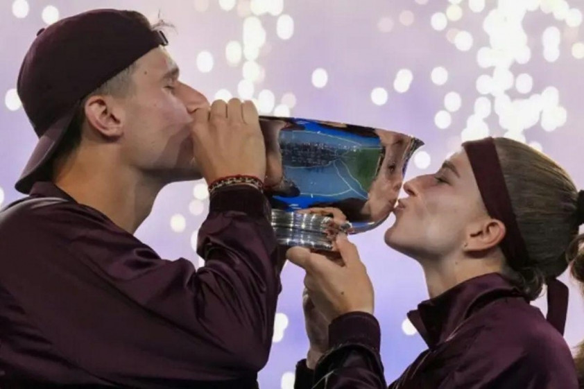 Cặp đôi CH Séc nâng cúp vô địch US Open 2026