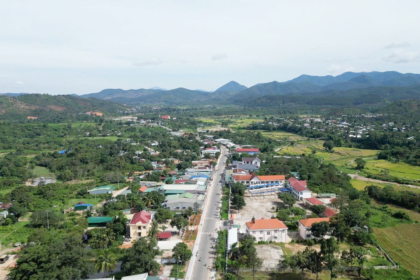 Các trường học từ đô thị đến miền quê ở Lâm Đồng đều đang khẩn trương chuẩn bị năm học mới