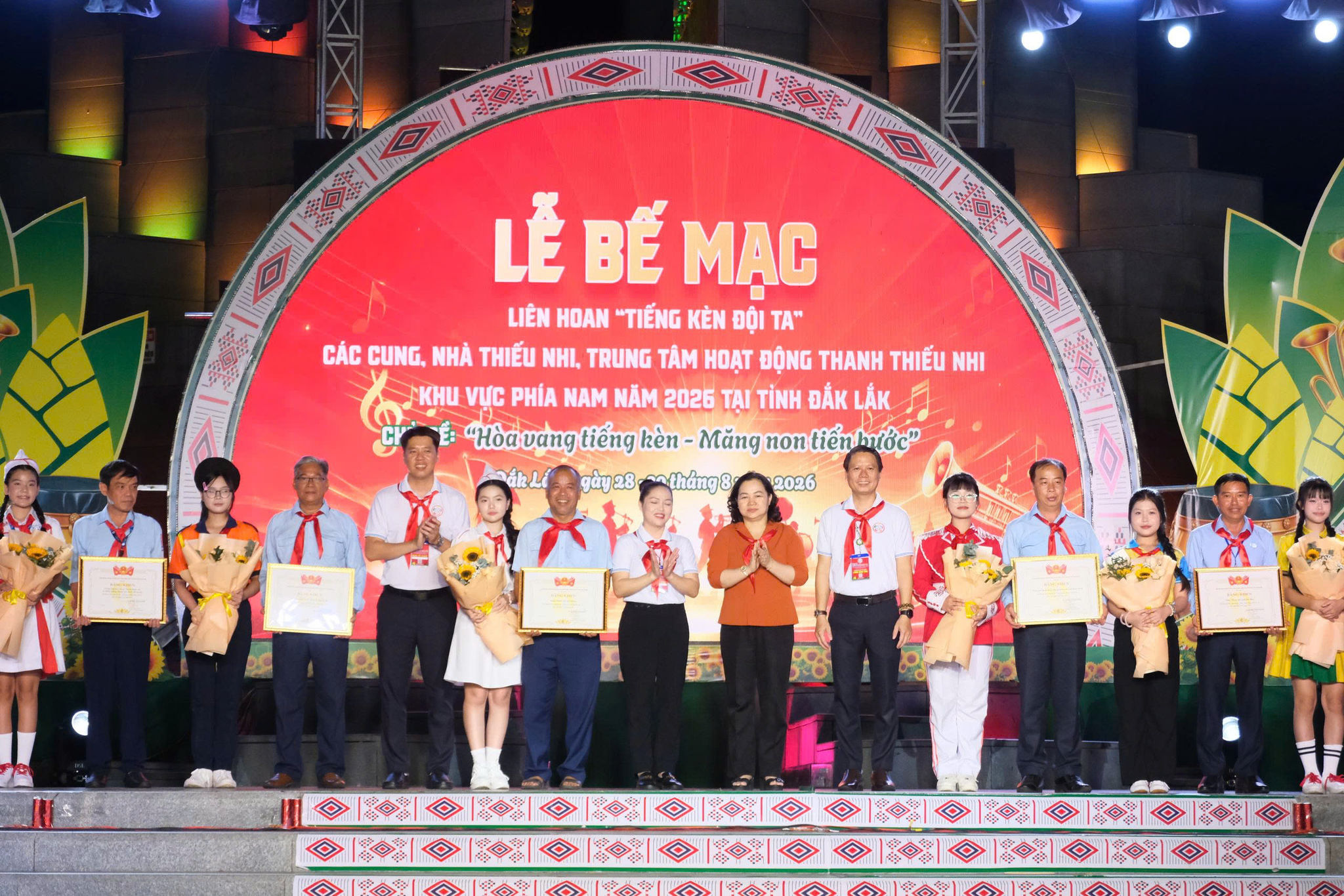 =Ban Tổ chức trao Bằng khen là 1 trong 5 đơn vị đạt Giải Xuất sắc phần thi biểu diễn nhạc kèn
