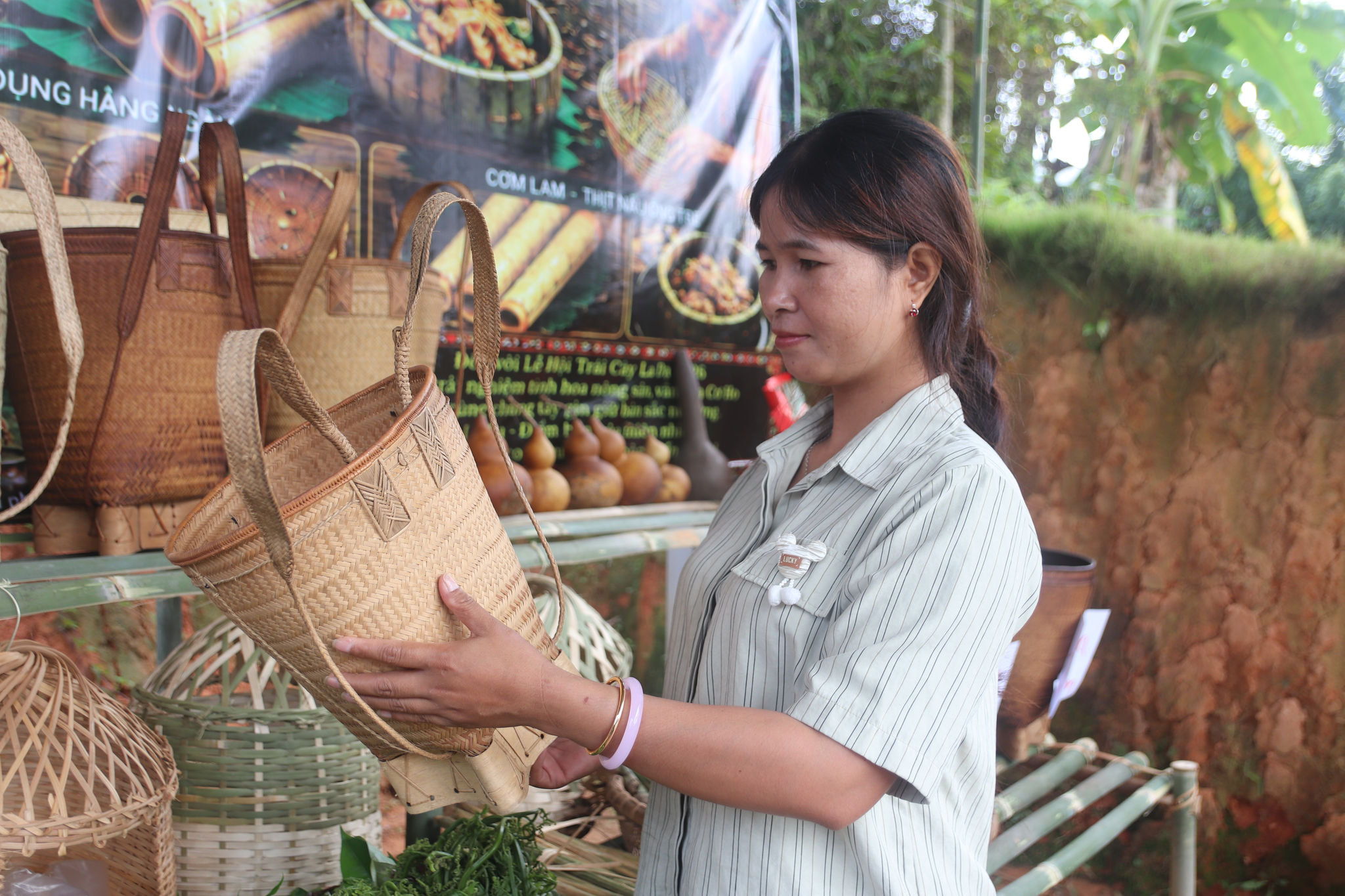 Sản phẩm đan lát truyền thống của đồng bào K'ho được giới thiệu tại các lễ hội, điểm du lịch