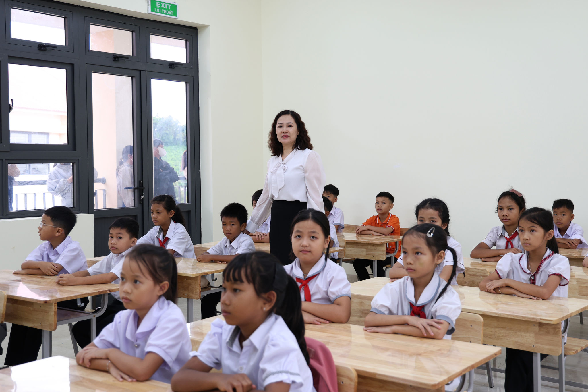 Mỗi lớp có từ 33 – 35 học sinh, tỷ lệ học sinh dân tộc thiểu số trên 50 %, đa phần là học sinh đồng bàn M’nông.