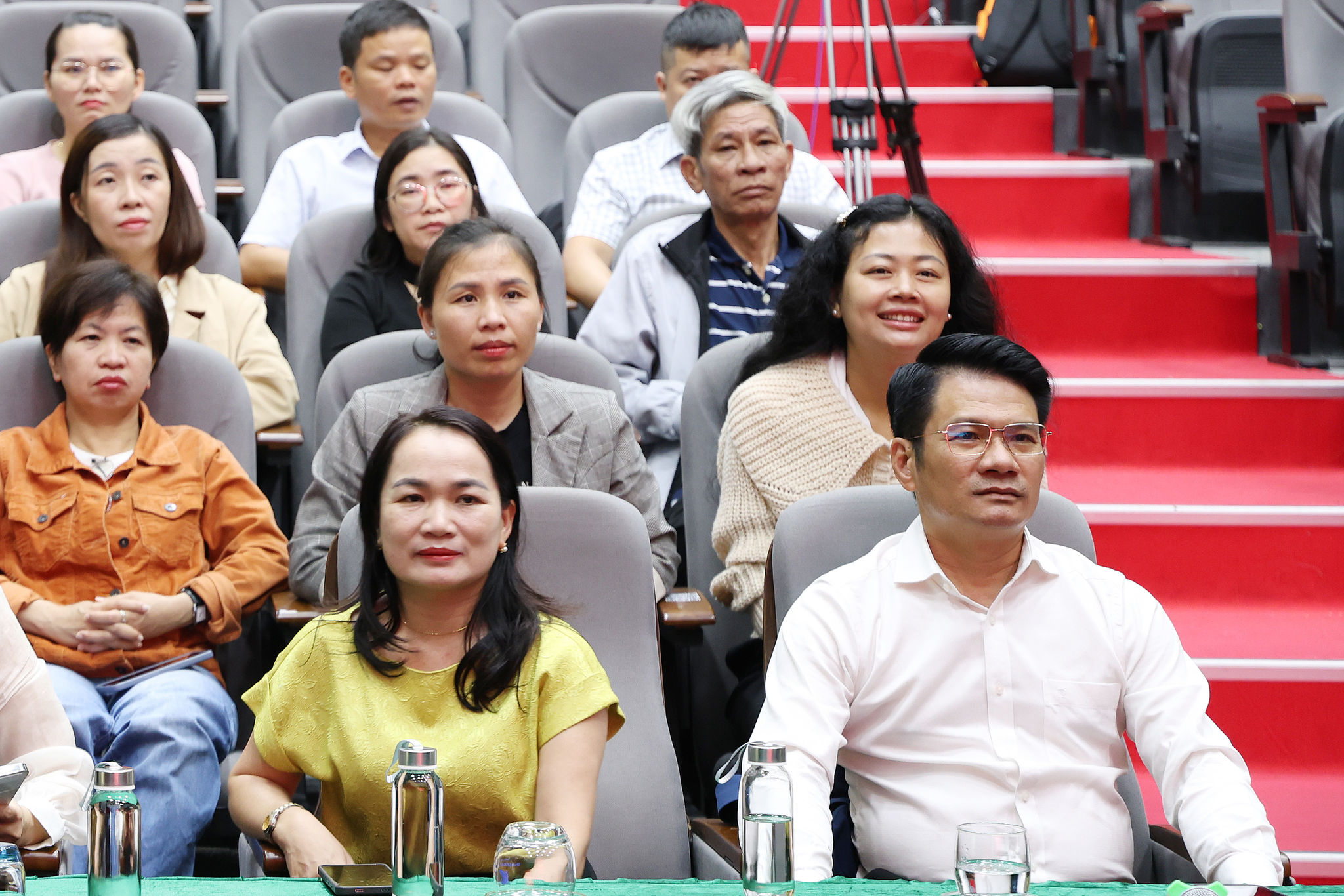 Đồng chí Hồ Văn Miền, Phó Giám đốc Báo và Phát thanh, Truyền hình Lâm Đồng tham dự tại điểm cầu trực tuyến cơ sở Bắc Gia Nghĩa