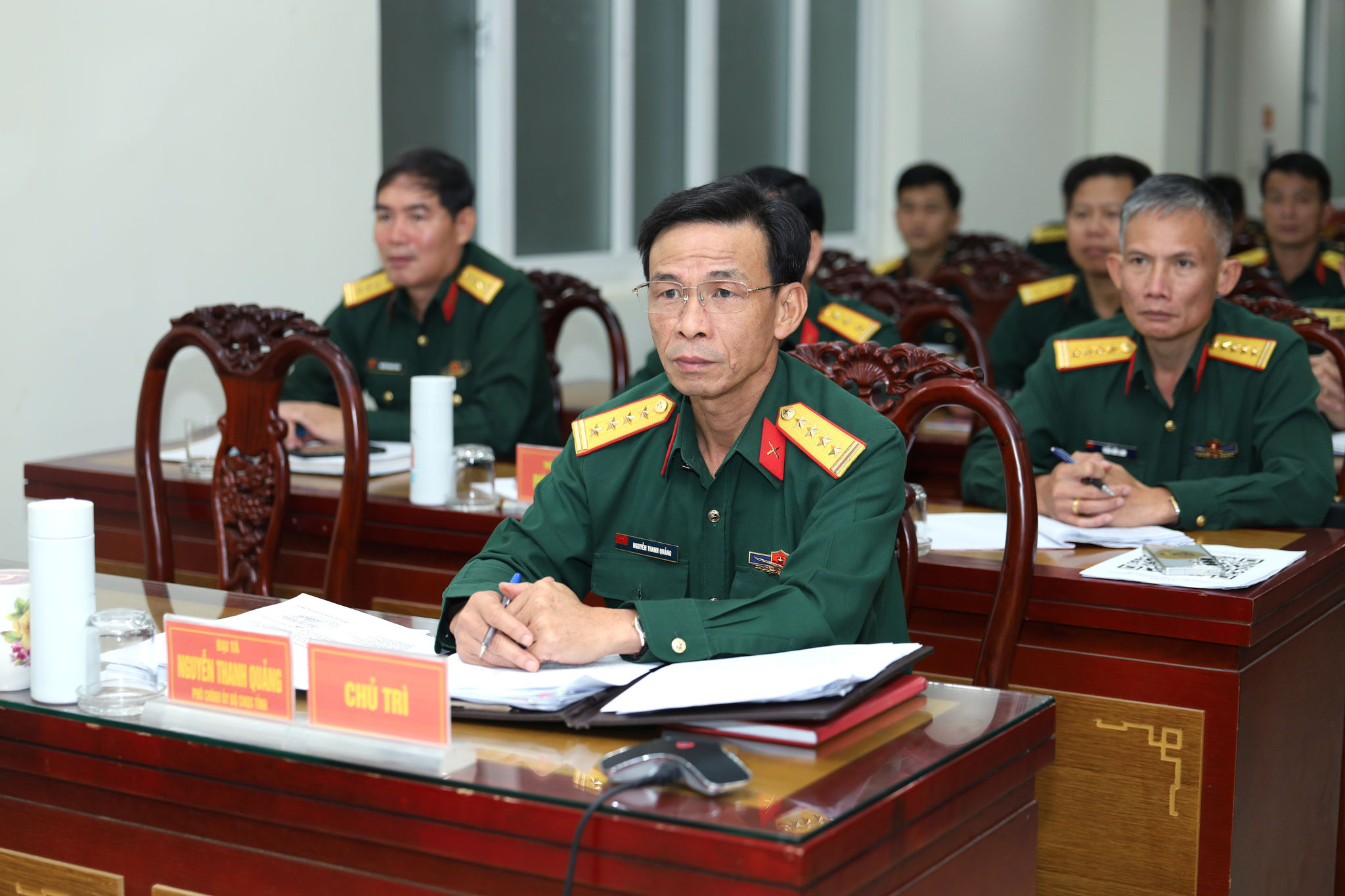 Tại điểm cầu Bộ CHQS tỉnh, Đại tá Nguyễn Thanh Quảng, Phó Chính ủy Bộ CHQS tỉnh chủ trì hội nghị