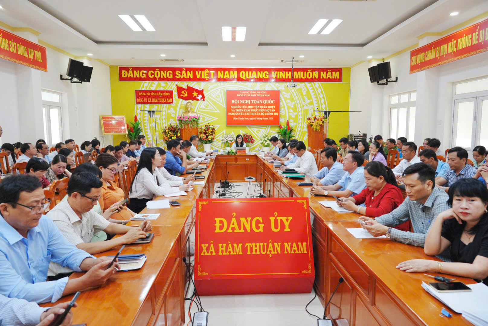 Xã Hàm Thuận Nam tham gia Hội nghị Toàn quốc quán triệt Nghị Quyết, Chỉ thị của Bộ Chính trị
