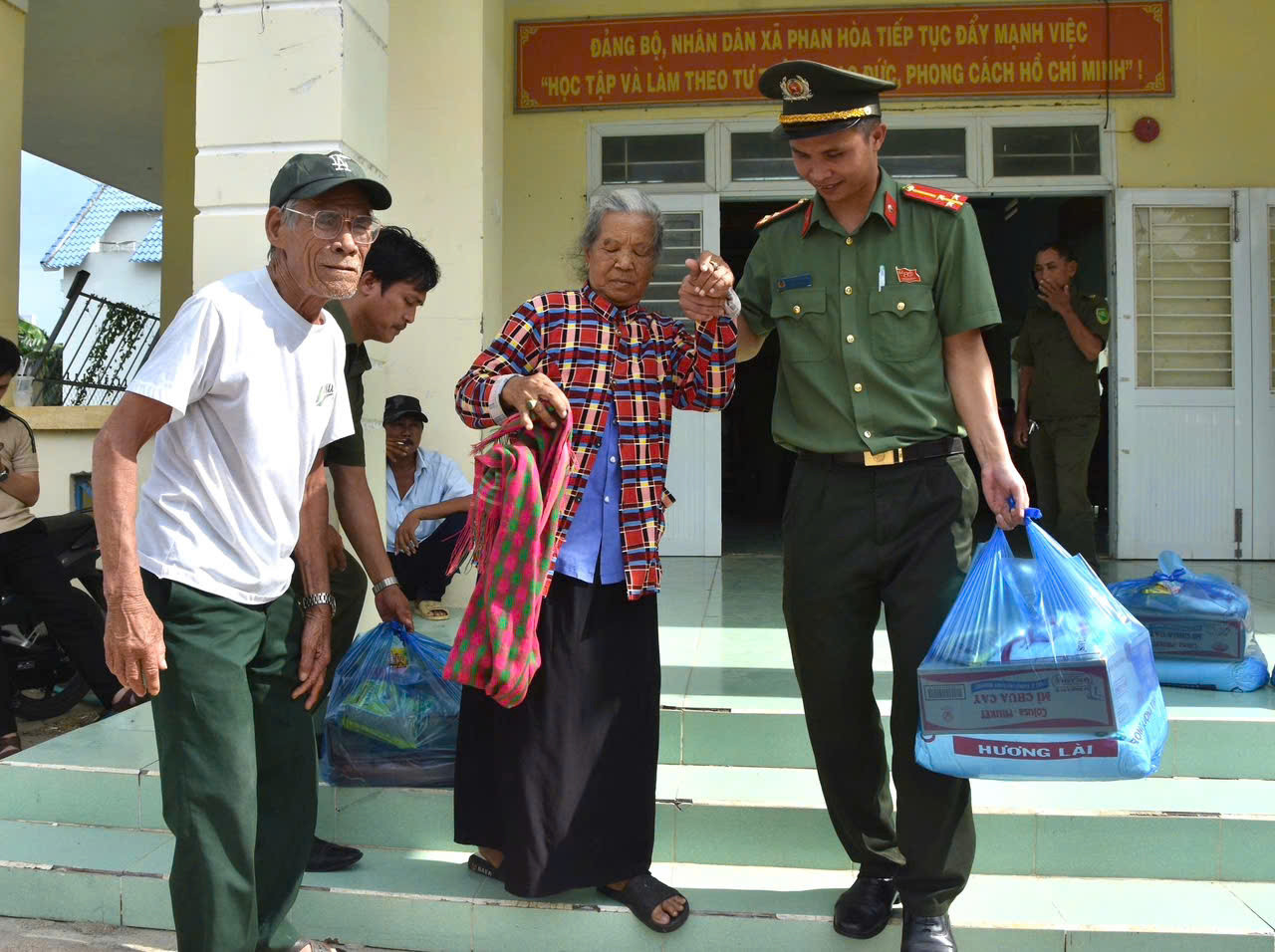 tặng quà