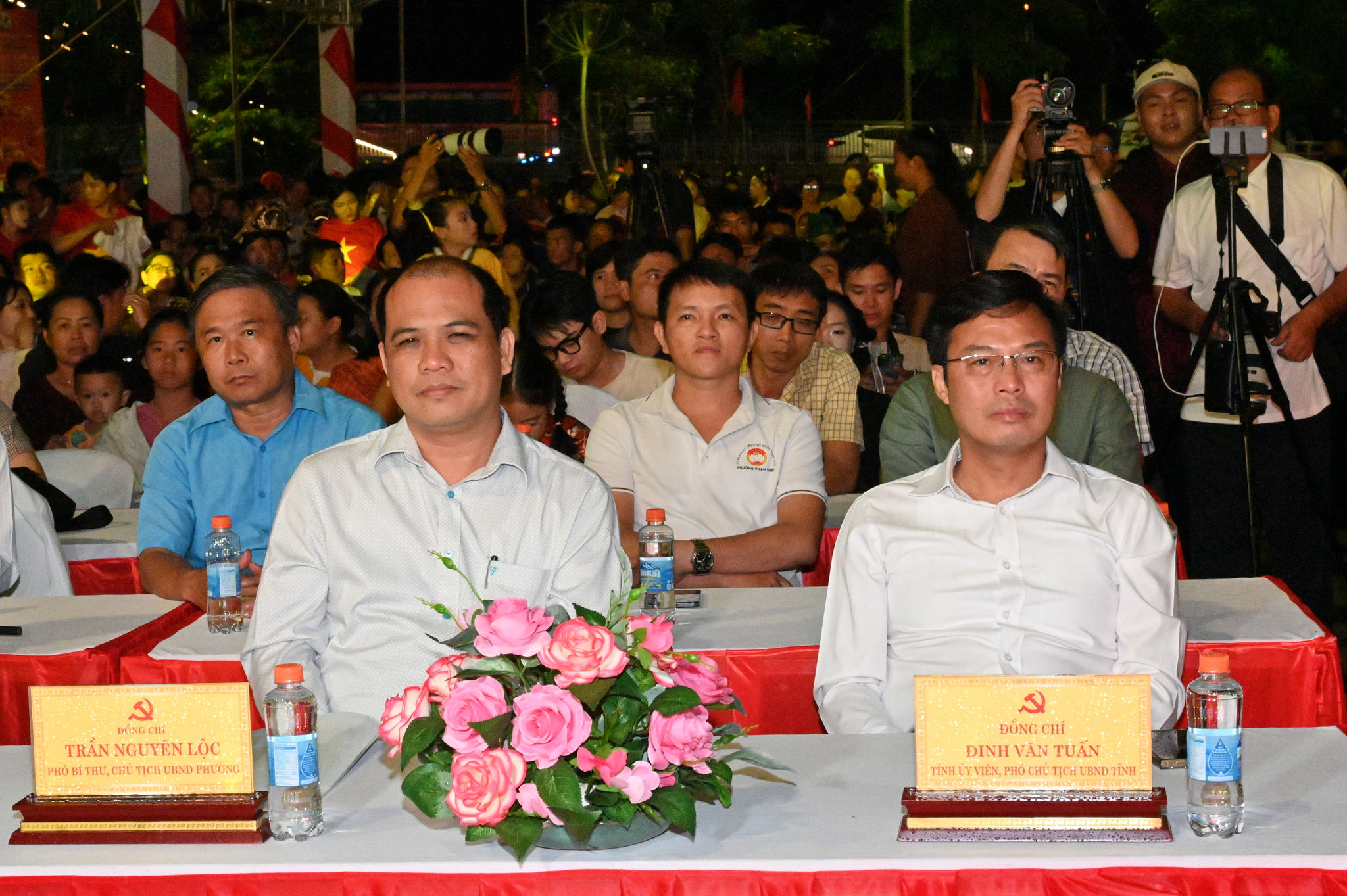 Tỉnh ủy viên, Phó Chủ tịch UBND tỉnh Đinh Văn Tuấn dự lễ khai mạc