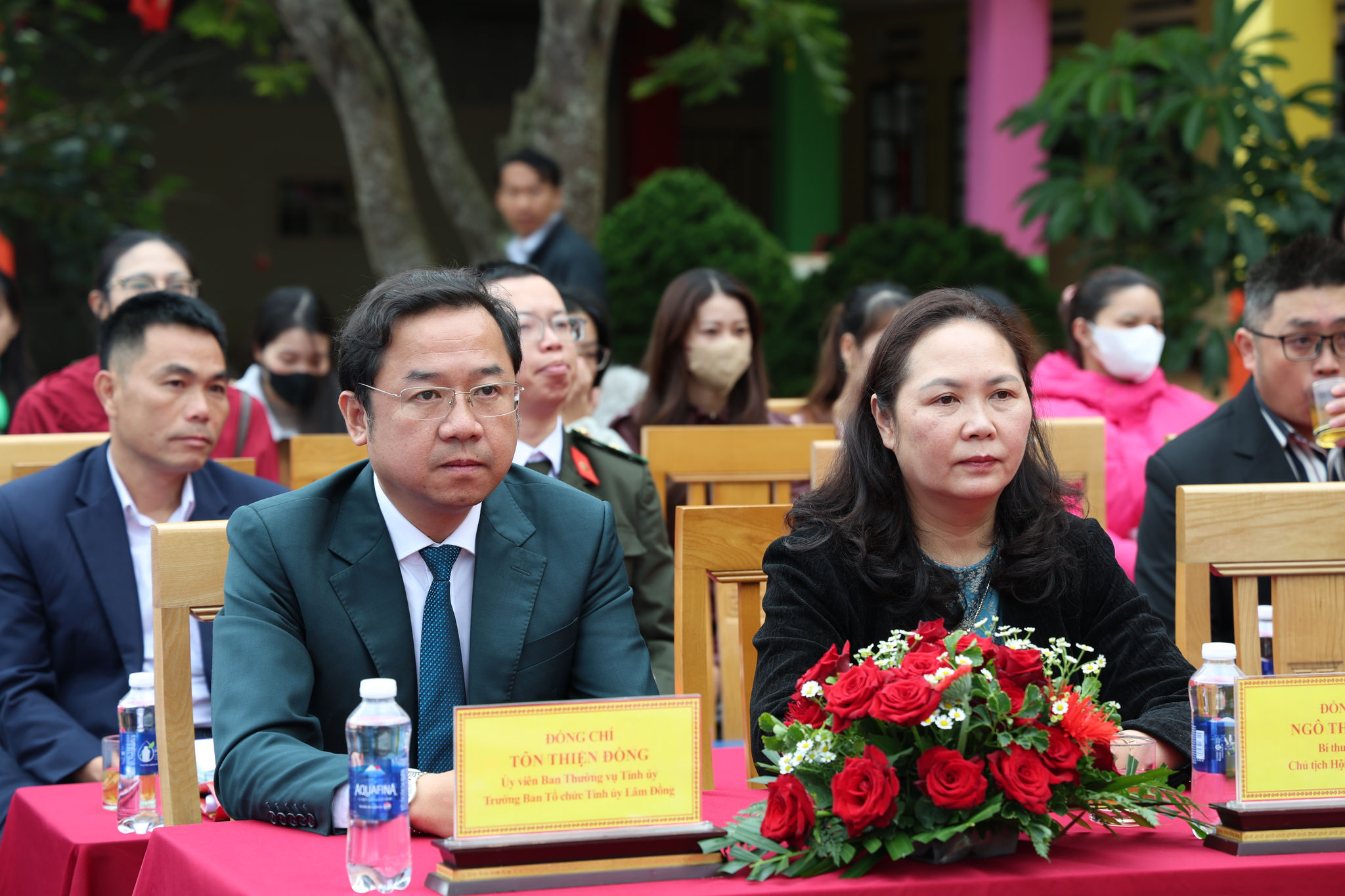 Đông chí Tôn Thiện Đồng, Ủy viên Ban Thường vụ, Trưởng Ban Tổ chức Tỉnh ủy dự lễ khai giảng tại Trường Tiểu học Chu Văn An, phường Xuân Trường Đà Lạt