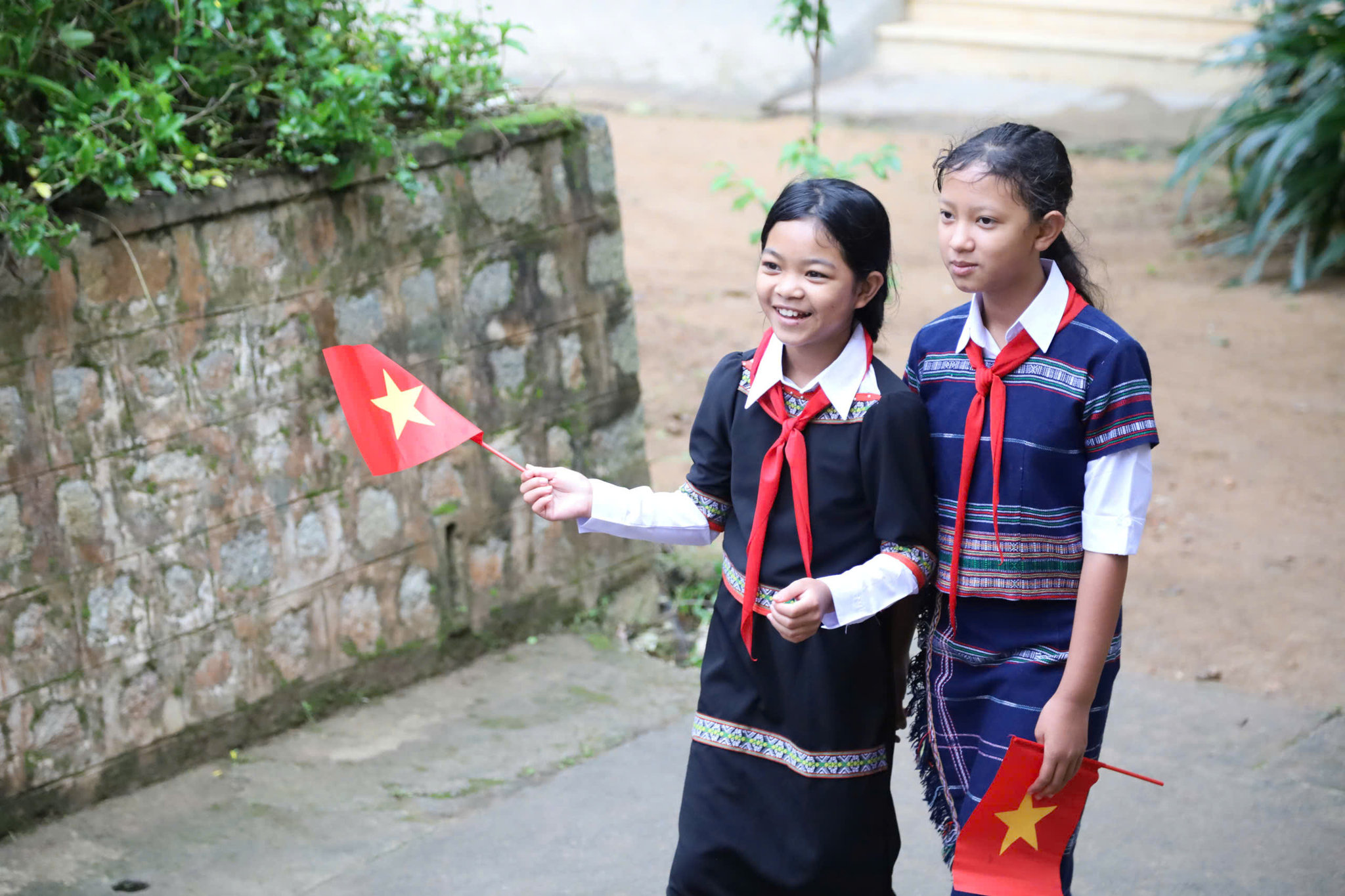 Học sinh Trường Phổ thông DTNT THCS - THPT tỉnh Lâm Đông hân hoan ngày khai giảng