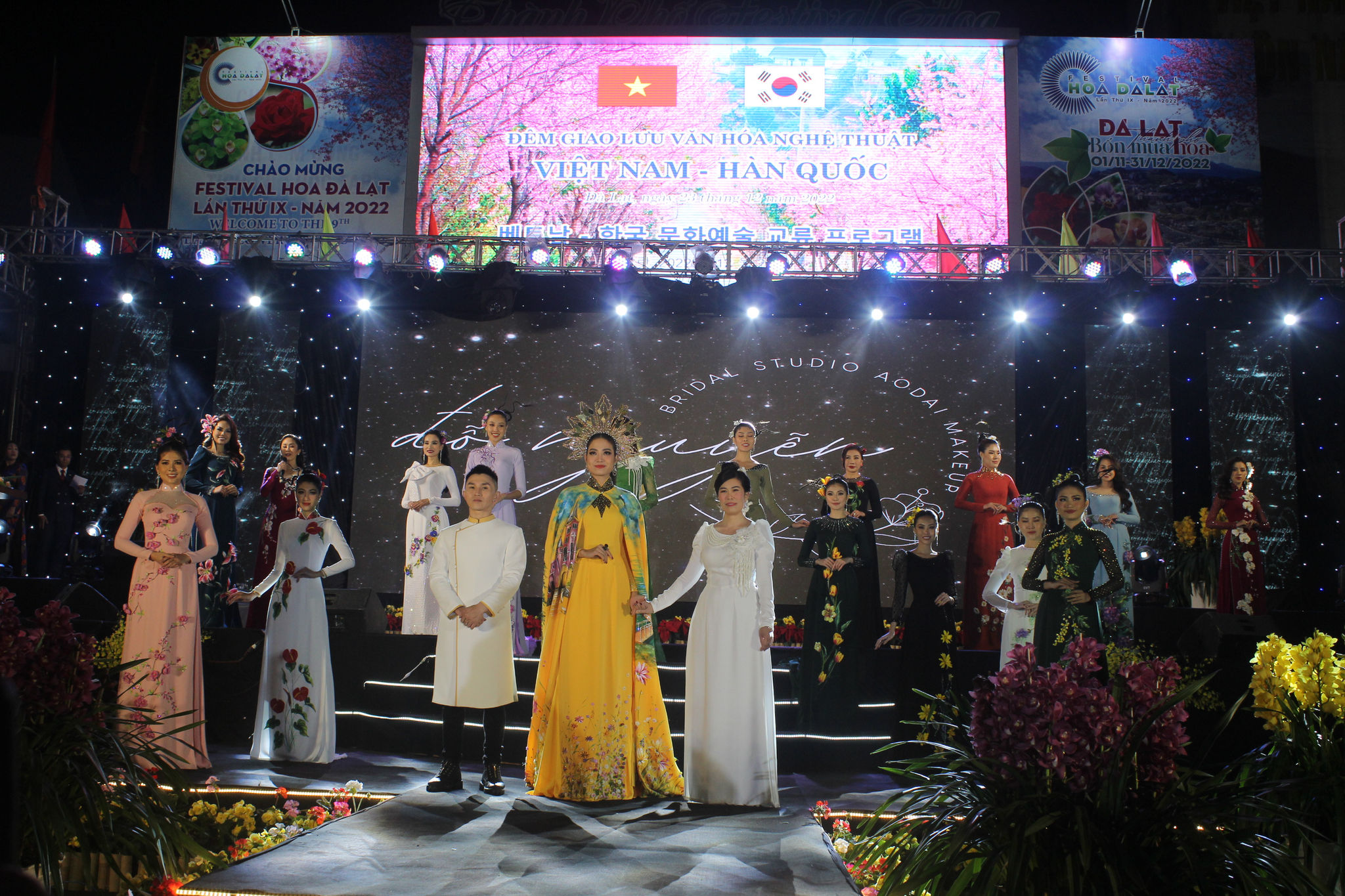 5.Trình diễn thời trang Đà Lạt bốn mùa hoa (6)