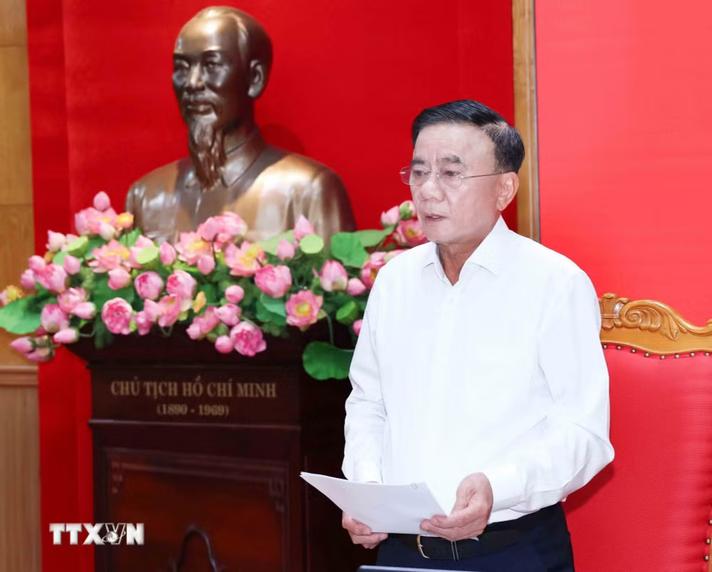 ttxvn-0709-thuong-truc-ban-bi-thu-co-quan-dang-trung-uong-3.jpg