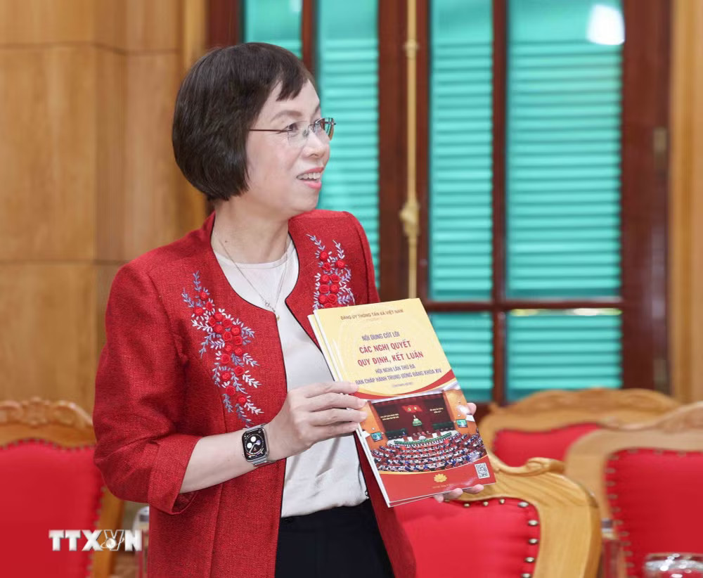 ttxvn-0709-thuong-truc-ban-bi-thu-co-quan-dang-trung-uong-7.jpg
