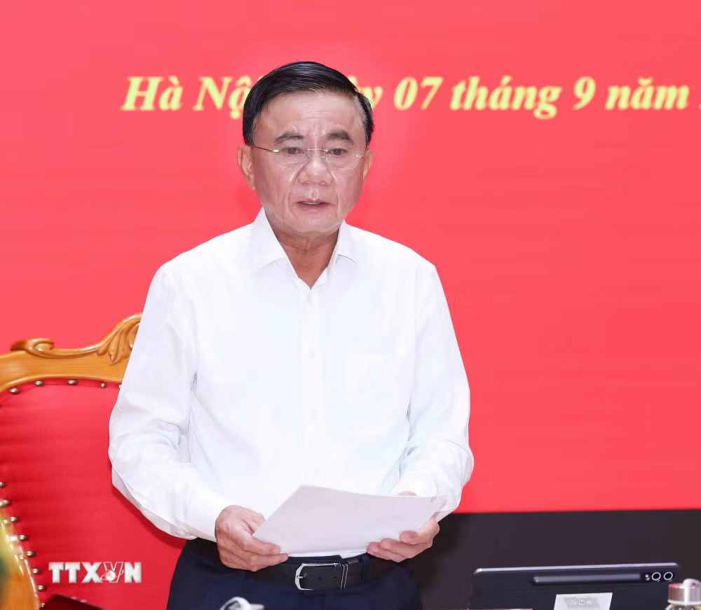 ttxvn-0709-thuong-truc-ban-bi-thu-co-quan-dang-trung-uong-2.jpg