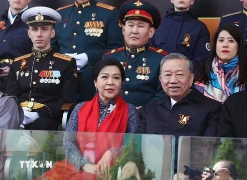 ttxvn-tong-bi-thu-to-lam-du-le-duyet-binh-ky-niem-80-nam-chien-thang-phat-xit-8022578.jpg