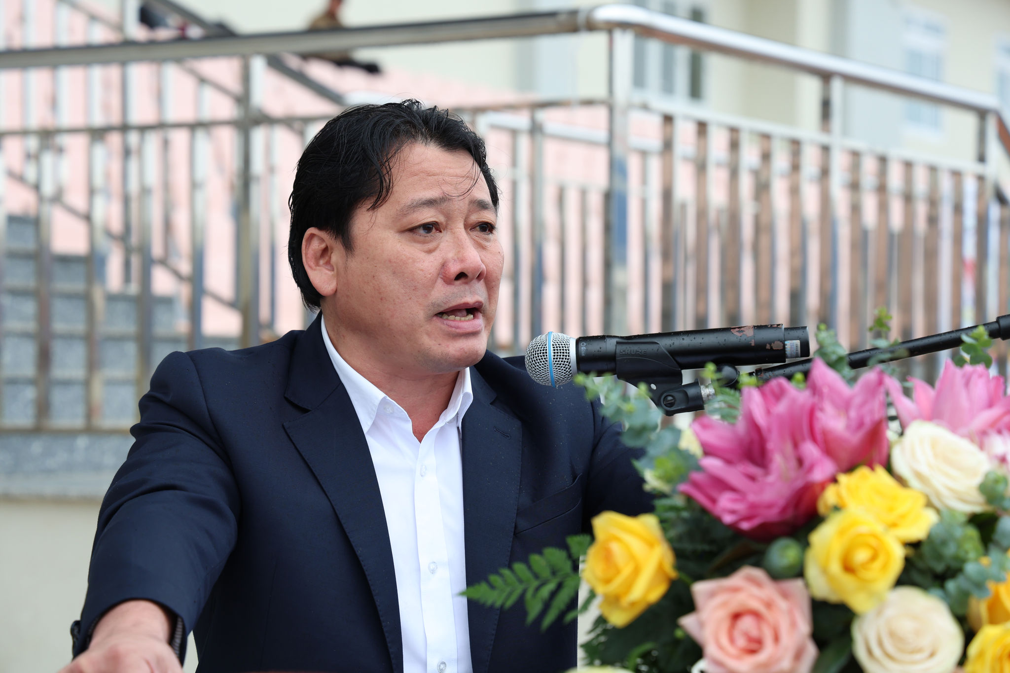 Ông Lê Ngọc Quang, Phó Giám đốc Sở VHTTDL, Trưởng Ban Tổ chức môn Điền kinh phát biểu khai mạc