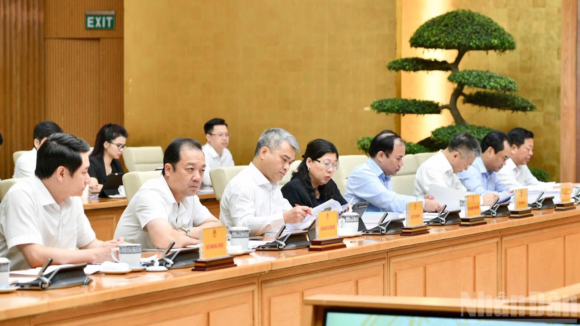 Lãnh đạo các bộ, ngành Trung ương tham dự cuộc họp. (Ảnh: THANH GIANG)