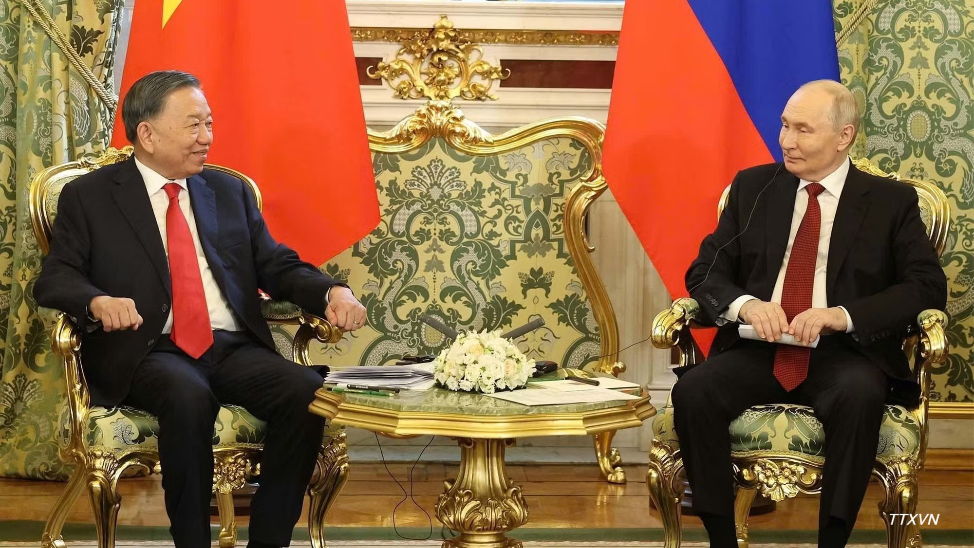 vna-potal-tong-bi-thu-chu-tich-nuoc-to-lam-hoi-dam-voi-tong-thong-lien-bang-nga-vladimir-putin-7074.jpg