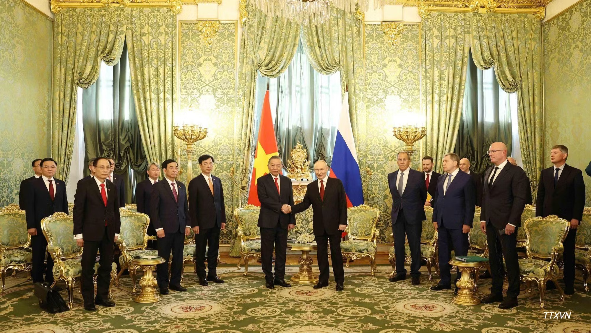 vna-potal-tong-bi-thu-chu-tich-nuoc-to-lam-hoi-dam-voi-tong-thong-lien-bang-nga-vladimir-putin-8021.jpg