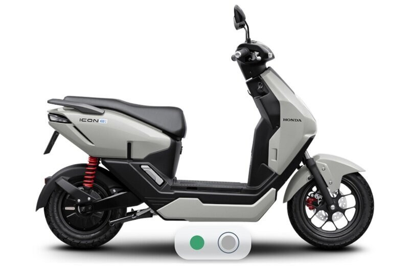 Người điều khiển xe máy điện Honda ICON e: cần đủ 16 tuổi trở lên nhưng không yêu cầu bằng lái