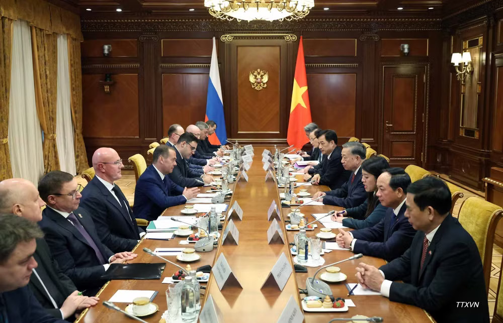 vna-potal-tong-bi-thu-chu-tich-nuoc-to-lam-hoi-kien-chu-tich-dang-nuoc-nga-thong-nhat-pho-chu-tich-hoi-dong-an-ninh-lien-bang-nga-dmitry-medvedev-3550.jpg