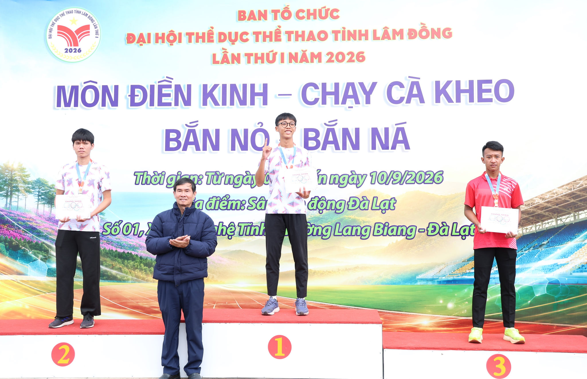 Các VĐV đạt giải Nhất nội dung 200m Nam