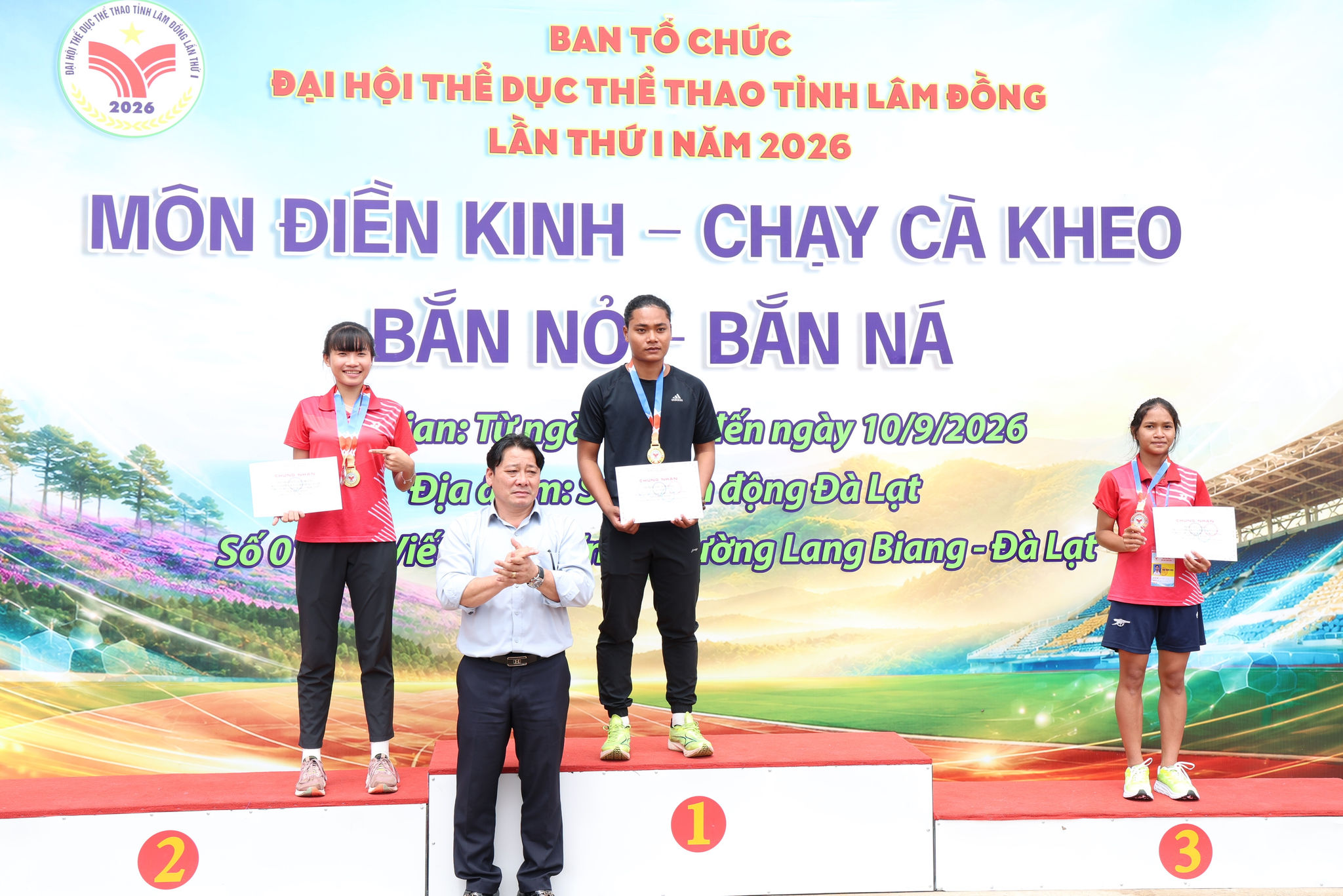 Các VĐV đạt giải ở nội dung 200m nữ