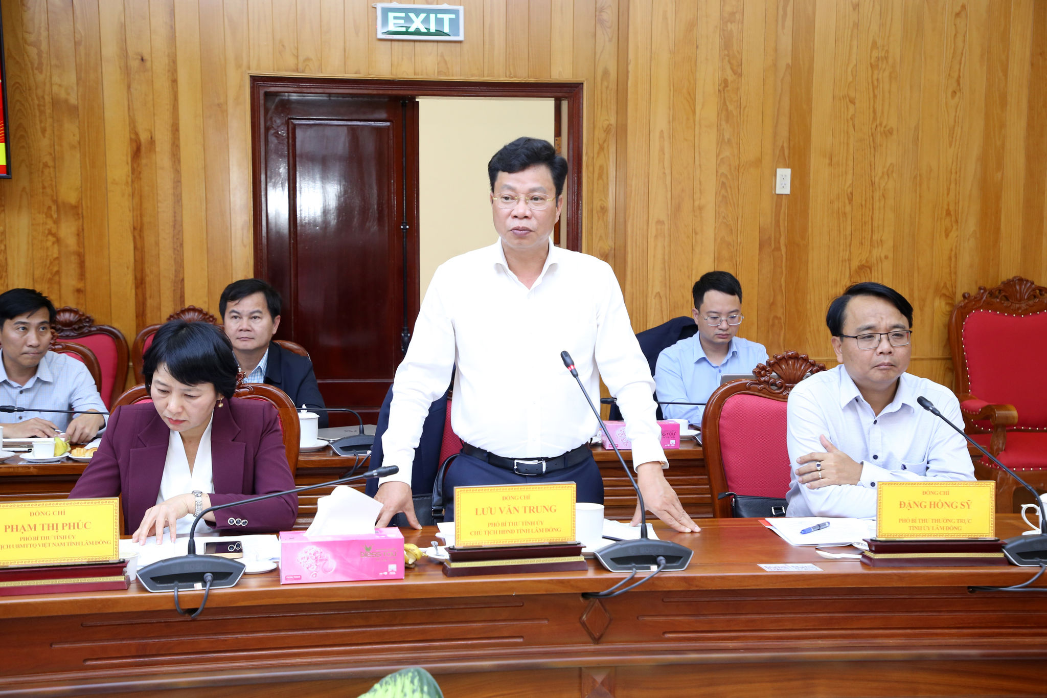 Đồng chí Lưu Văn Trung, Phó Bí thư Tỉnh ủy, Chủ tịch HĐND tỉnh phát biểu tại buổi làm việc