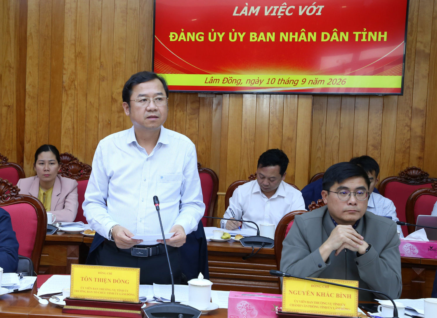 dong-chi-ton-thien-dong-uy-vien-ban-thuong-vu-tinh-uy-truong-ban-to-chuc-tinh-uy-lam-dong-phat-bieu-tai-buoi-lam-viec(1).jpg