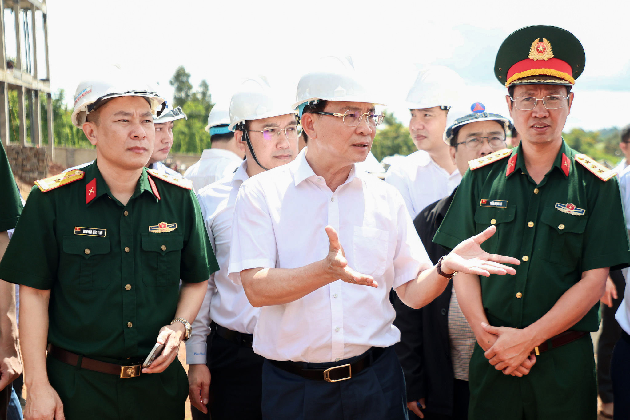 Chủ tịch UBND tỉnh Lâm Đồng Hồ Văn Mười kiểm tra tiến độ dự án trường nội trú biên giới Quảng Trực