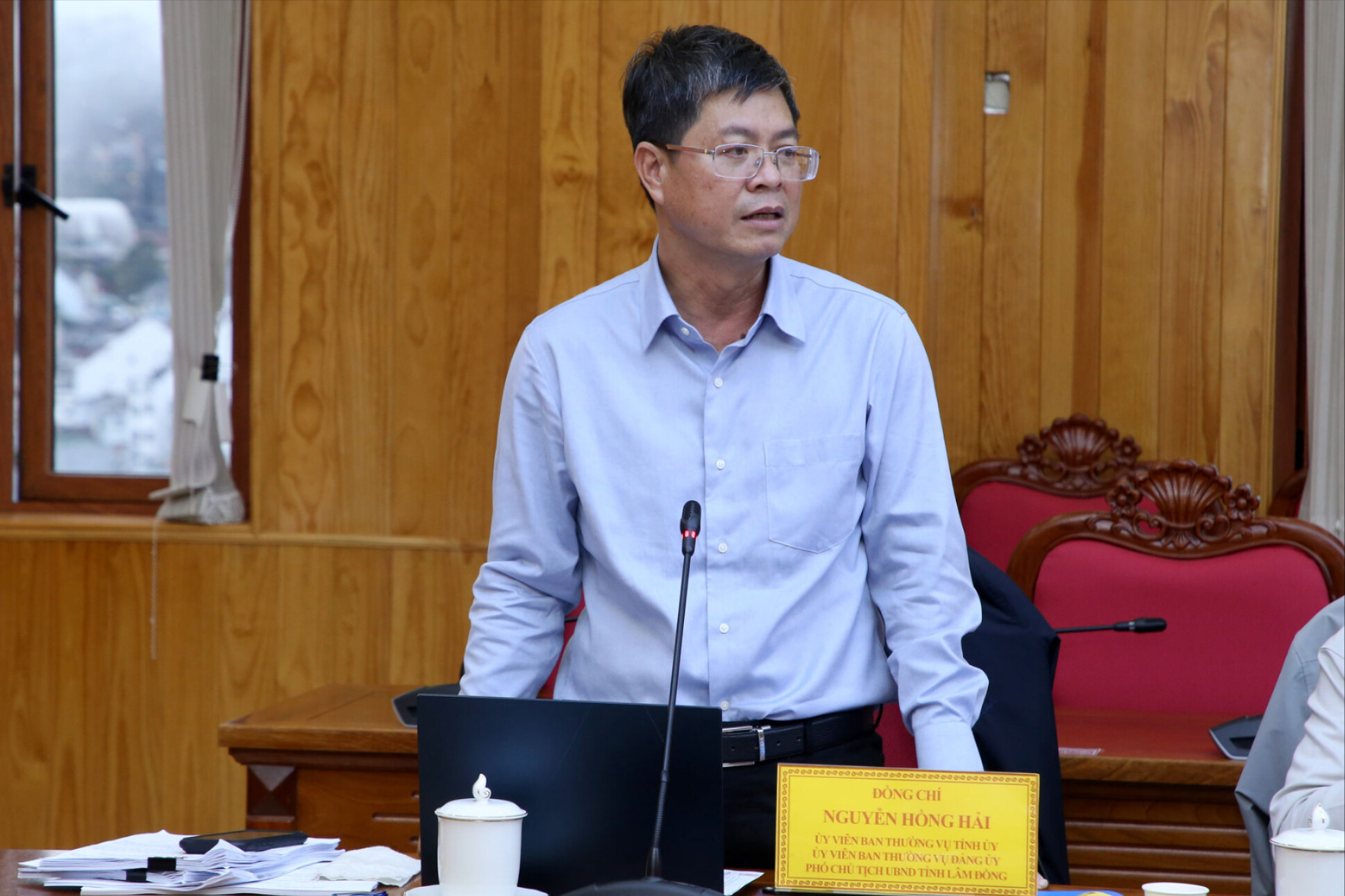 uy-vien-ban-thuong-vu-tinh-uy-pho-chu-tich-ubnd-tinh-lam-dong-nguyen-hong-hai-tra-loi-cac-y-kien-tai-buoi-lam-viec(1).jpg