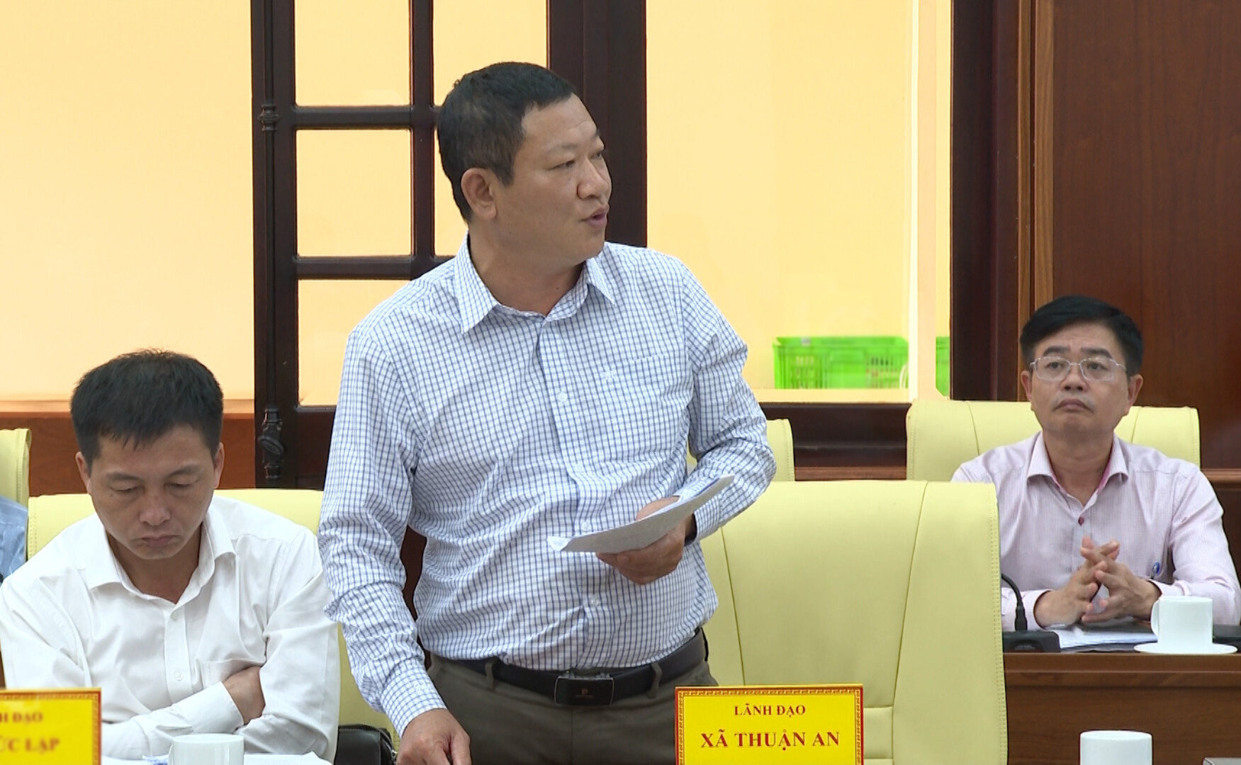 4.ong-phan-ba-tinh-chu-tich-ubnd-xa-thuan-an-de-xuat-ra-soat-trach-nhiem-nang-luc-cua-mot-so-chu-dau-tu-don-vi-thi-cong-1-.jpg
