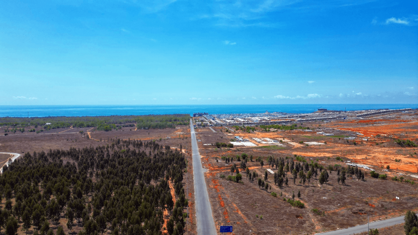 Đường Hàm Kiệm-Tiến Thành nối cao tốc Phan Thiết-Dầu Giây dẫn xuống biển được đầu tư bằng vốn đầu tư công. (Ảnh Phương Nam)