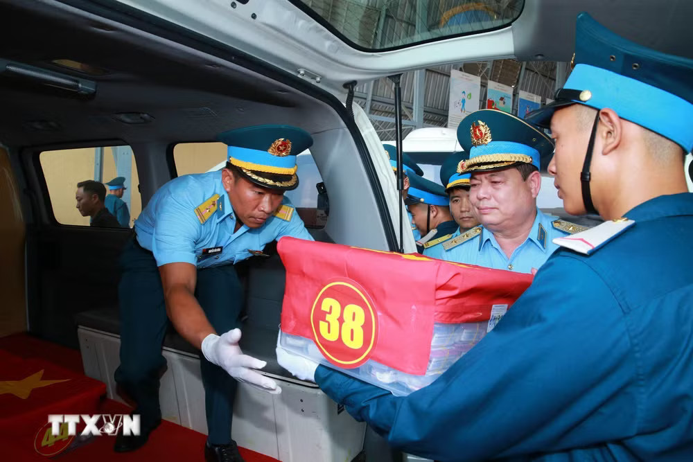 ttxvn-potal-ban-giao-hon-13500-mau-hai-cot-liet-si-phuc-vu-giam-dinh-adn-xac-dinh-danh-tinh-9018152-1.jpg