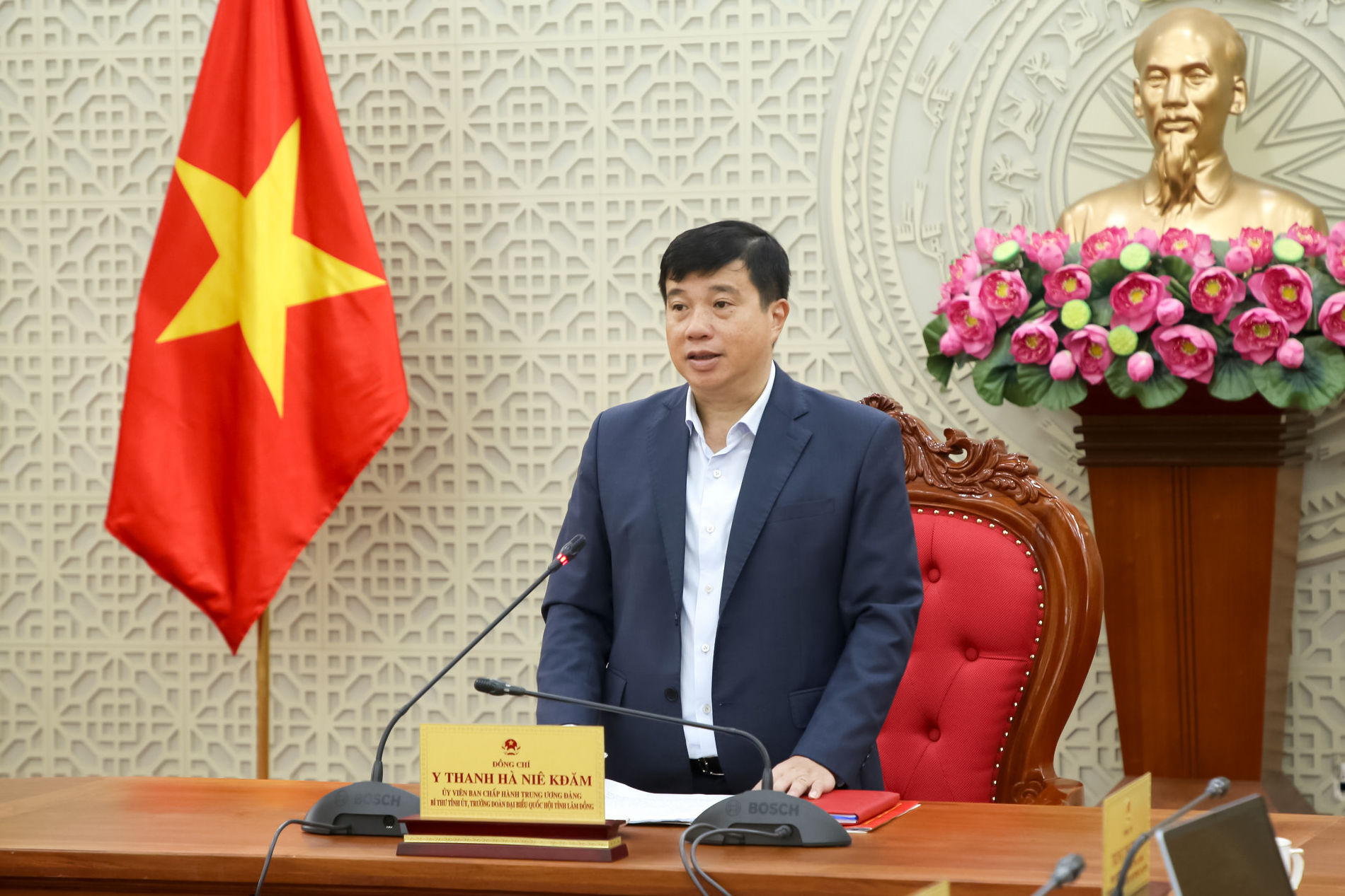 dong-chi-y-thanh-ha-nie-kdam-uy-vien-ban-chap-hanh-trung-uong-dang-bi-thu-tinh-uy-truong-doan-dbqh-tinh-lam-dong-phat-bieu-tai-buoi-lam-viec-5-1-.jpg