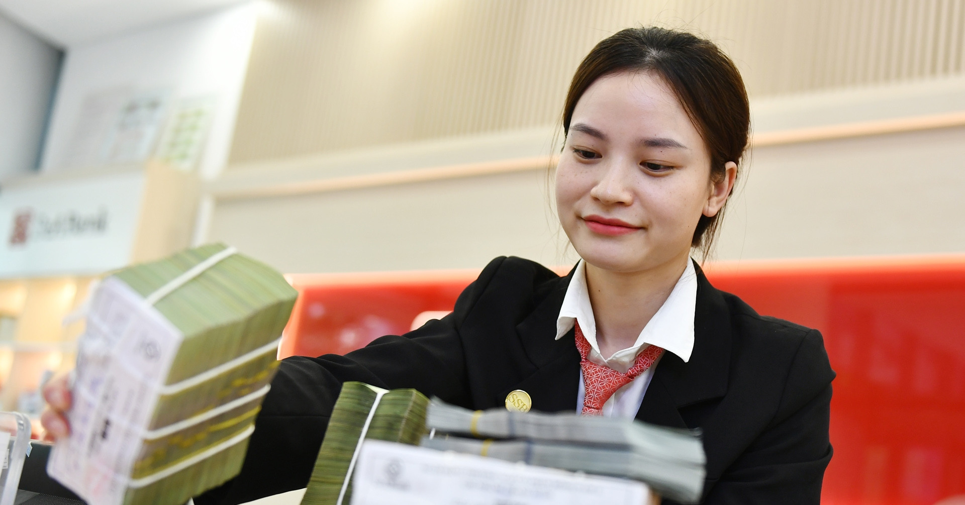 Lãi suất ngân hàng ngày 15/9/2026 ghi nhận biến động ở nhiều kỳ hạn