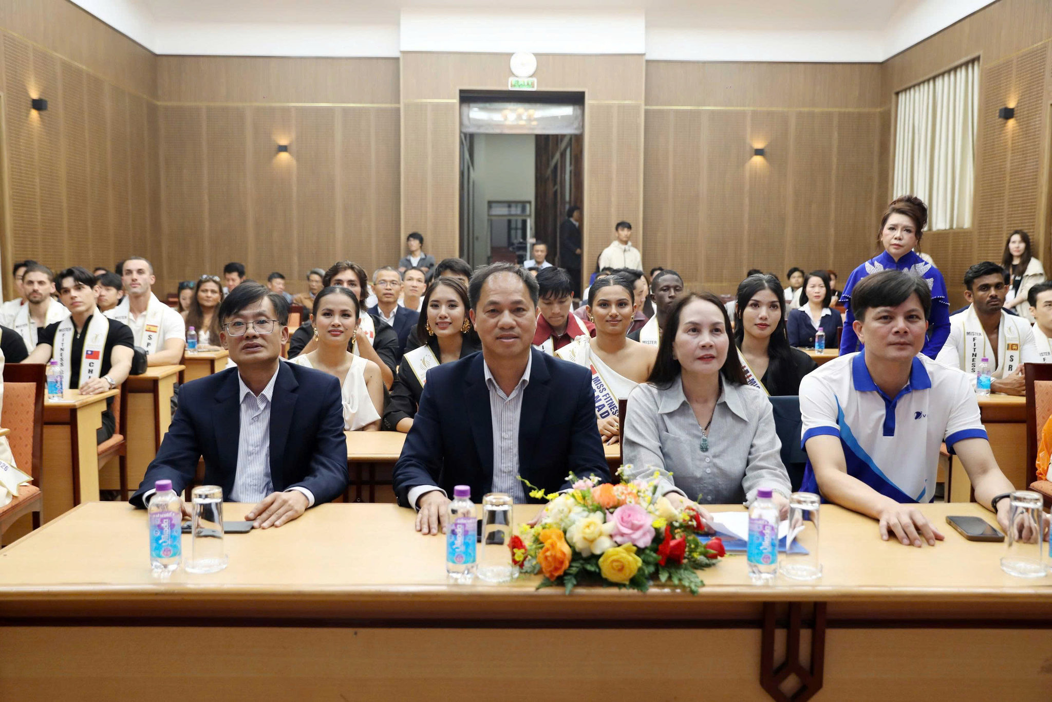 Lãnh đạo Sở VHTTDL và VNPT Lâm Đồng tại buổi tiếp đón