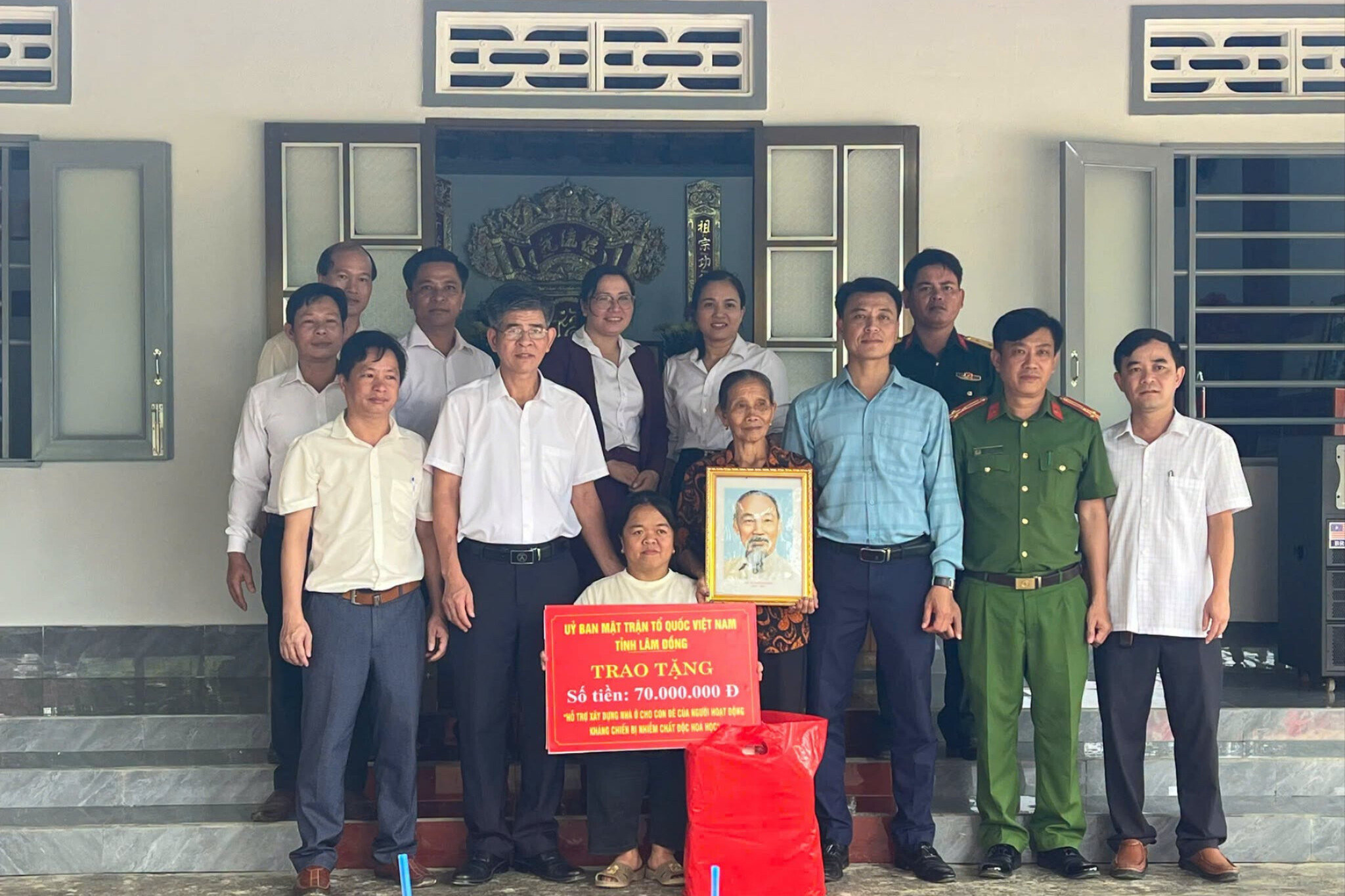 Căn nhà mới giúp gia đình chị Hải thêm yên tâm trước những mùa mưa. 