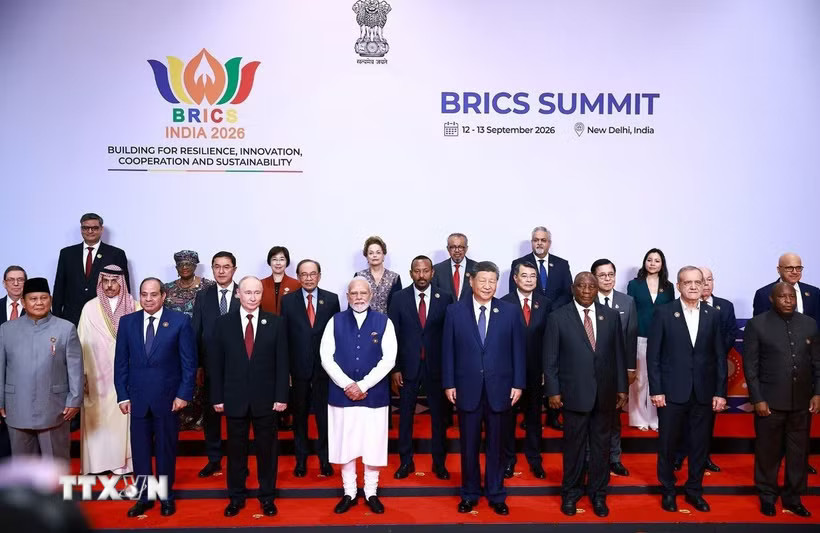 Thủ tướng Lê Minh Hưng cùng các Trưởng đoàn tham dự Hội nghị thượng đỉnh BRICS lần thứ 18 tại Ấn Độ. (Ảnh: Dương Giang/TTXVN)