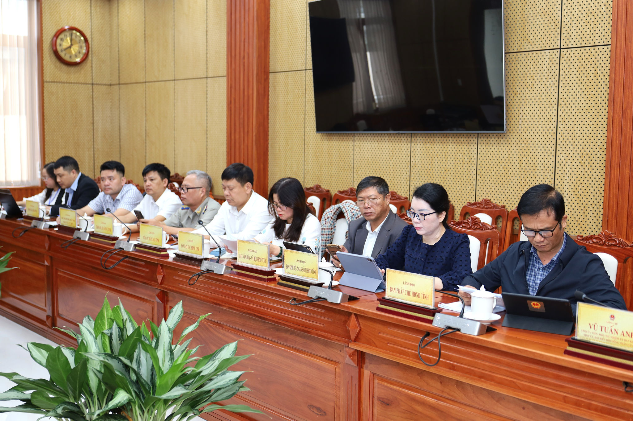 Lãnh đạo các sở, ban, ngành và địa phương liên quan tham gia tiếp công dân - Sao chép