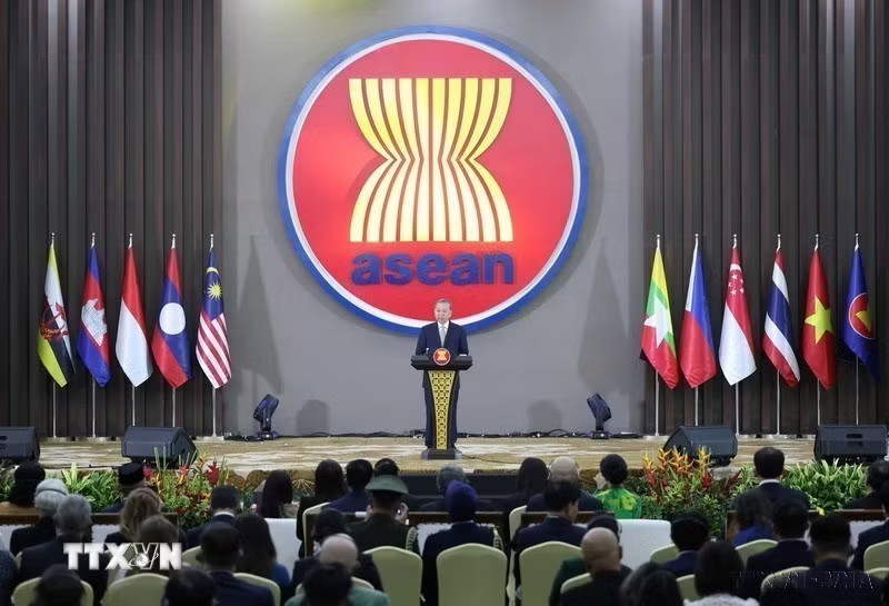 Tổng Bí thư Tô Lâm phát biểu tại Lễ kỷ niệm 30 năm Việt Nam gia nhập ASEAN, tại Thủ đô Jakarta, Indonesia (3/2025). (Ảnh: Thống Nhất/TTXVN) ttxvn-ky-niem-31-nam-viet-nam-gia-nhap-asean-2871995-2872026-gan-ket-vi-hoa-binh-on-dinh-va-thinh-vuong-8909500.jpg